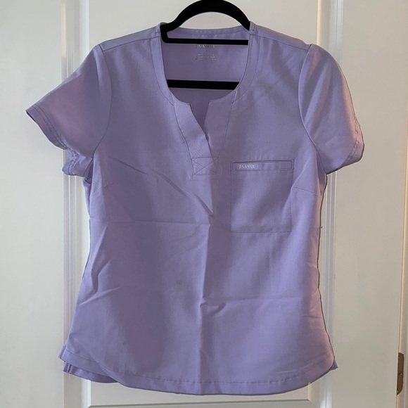 Jaanuu Tops - Jaanuu lavender scrub top